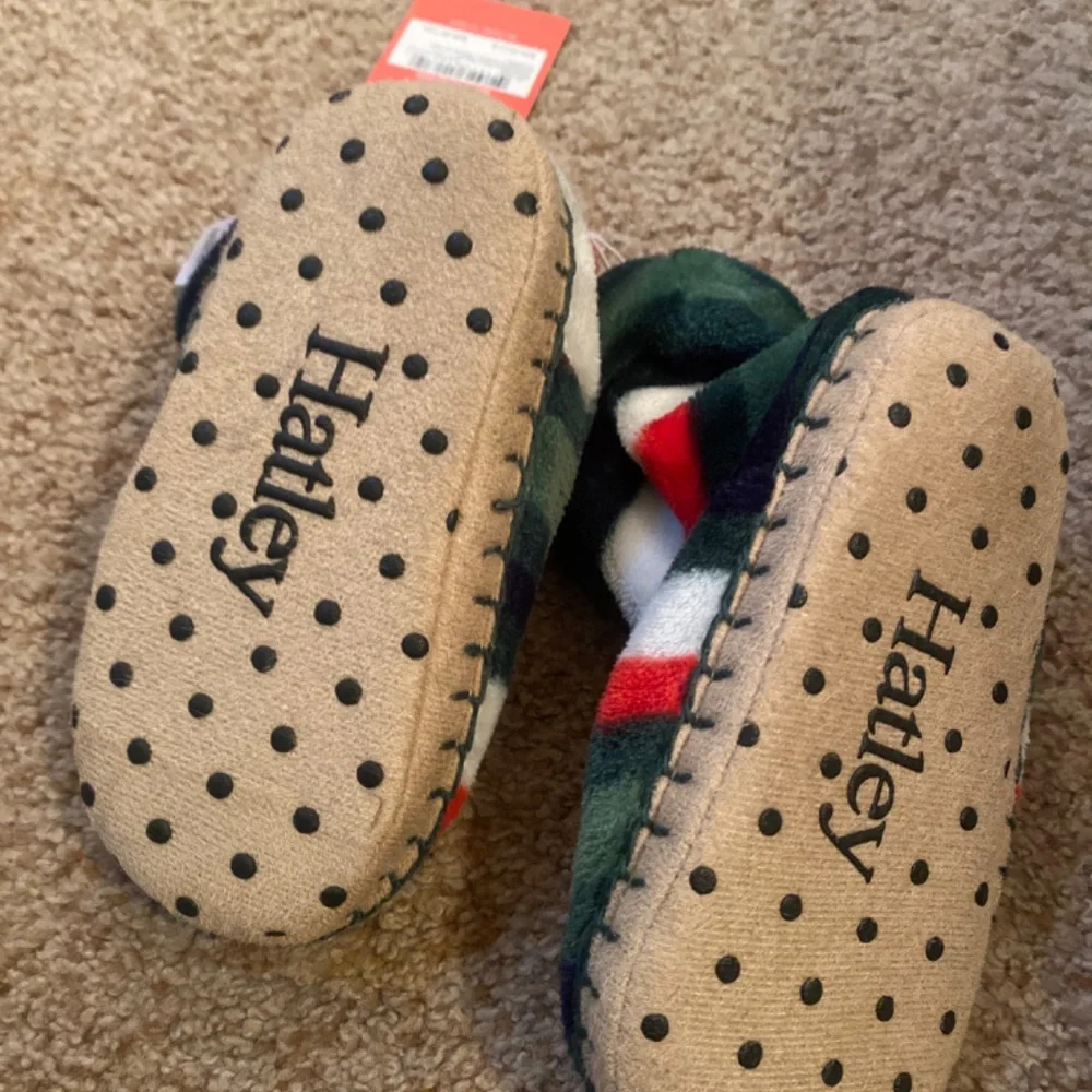 Hatley Christmas slippers, 11-13, red/white/red